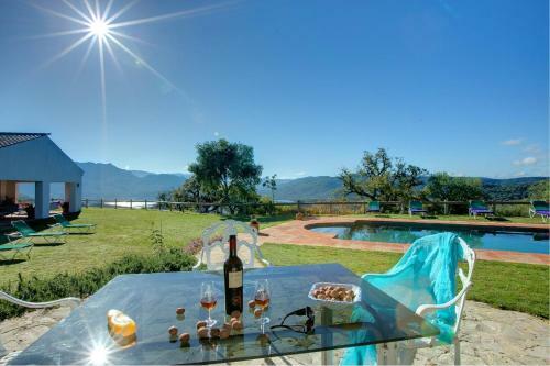 Dehesilla De Algar Villa Sleeps 8