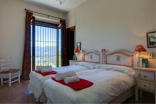 Dehesilla De Algar Villa Sleeps 8