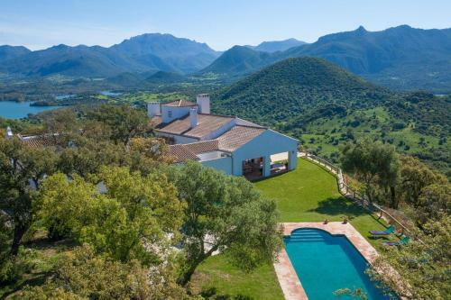 Dehesilla De Algar Villa Sleeps 8