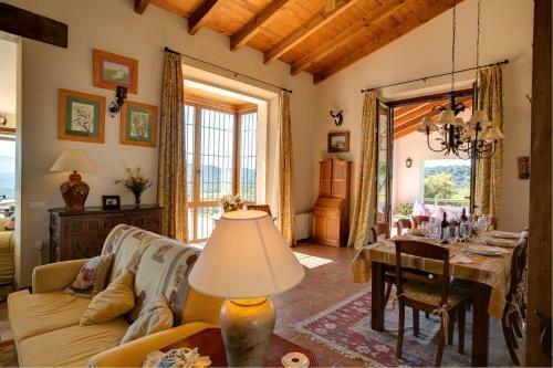 Dehesilla De Algar Villa Sleeps 8