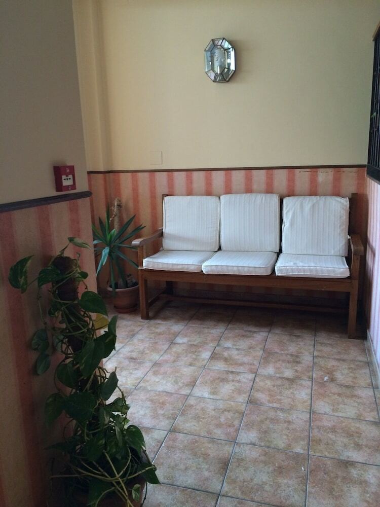 Hotel Area De Servicio Los Cerrillos