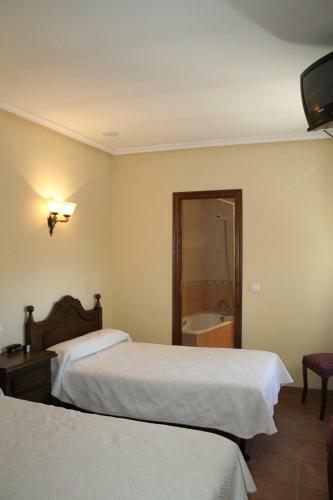 Albergue Hostal Restaurante Raton