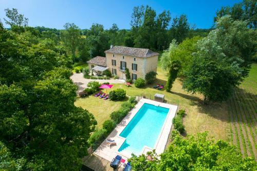 Bearnes Villa Sleeps 8 Pool Wifi