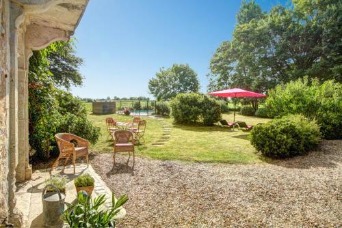 Bearnes Villa Sleeps 8 Pool Wifi