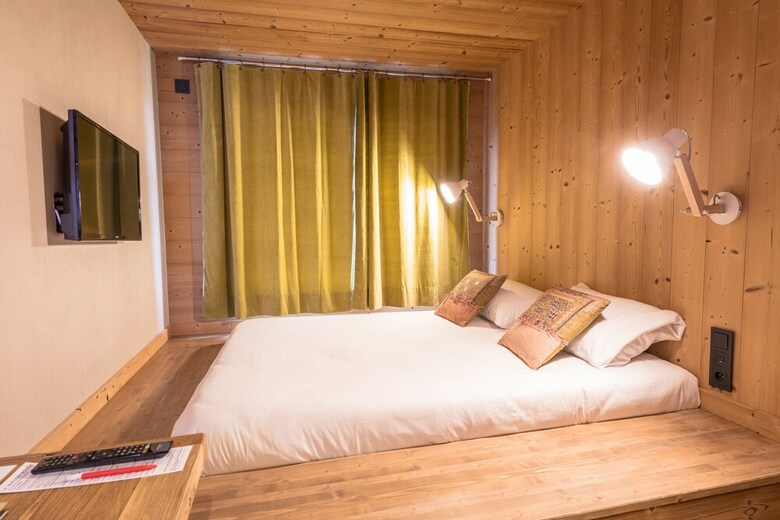 Hotel Les Cabanes De La Maison Rouge