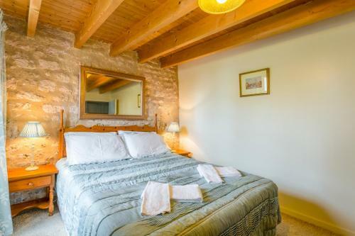 Belluire Villa Sleeps 12 Pool Wifi