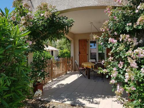 Elegant Villa In Bize-minervois With Pool