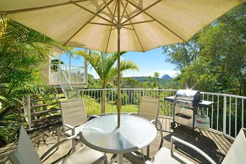 Lodge Cooroy Country Cottages