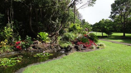 Lodge Cooroy Country Cottages