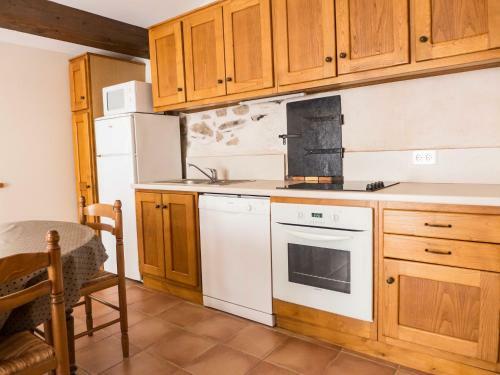 Stunning Holiday Home In Cabrerolles With Pool