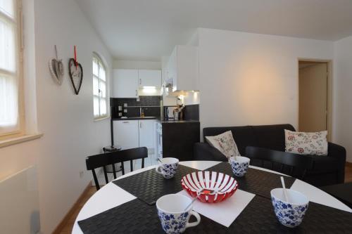 Apartamentos L'appartement De Claire** - Commanderie