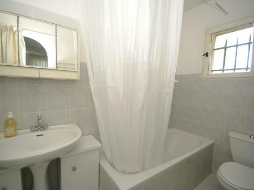 Spacious Holiday Home In Draguignan With Large Pool