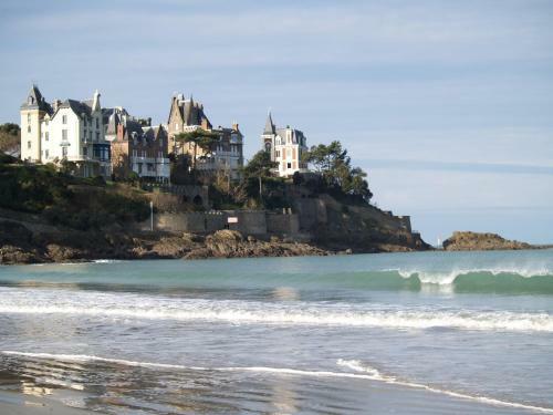 Dinard Centre, Le Wilson, Maison � 100m De La Plage