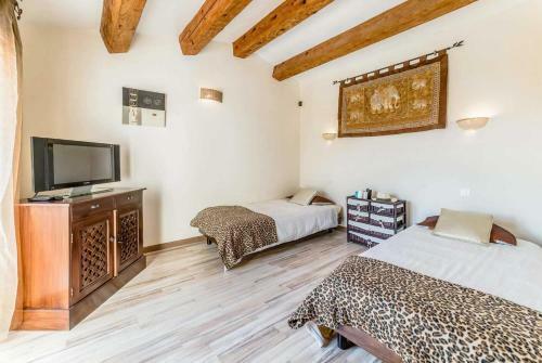 Puget-sur-argens Villa Sleeps 8 Wifi