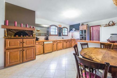 Puget-sur-argens Villa Sleeps 8 Wifi