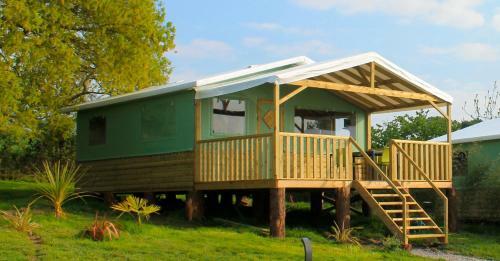 Emerald Coast Gites And Lodge