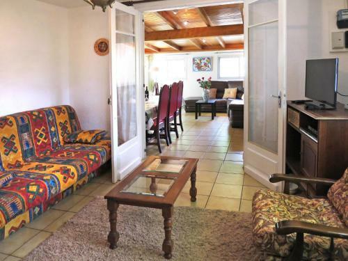 Holiday Home Villa Guessy (lca185)