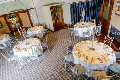 Carlton Shearwater Hotel
