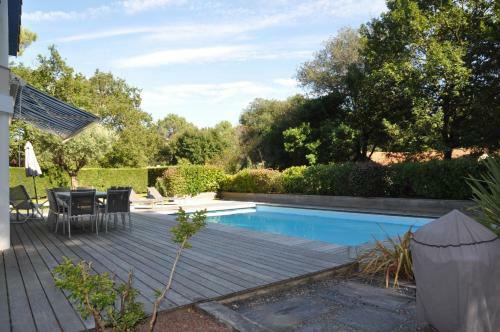 Belle Villa Avec Piscine - 1993