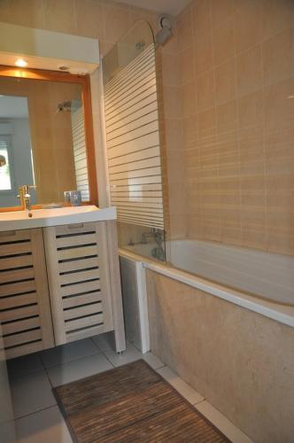 Belle Villa Avec Piscine - 1993