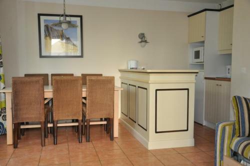 Maison De Vacances Dans Residence Avc Piscine - 337