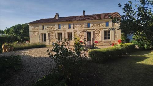 Bed & Breakfast Chambres D'h�tes Du Domaine De Lansac