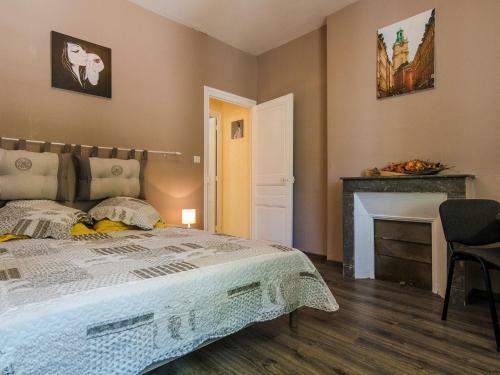 Quaint Holiday Home In Lalinde With Jacuzzi