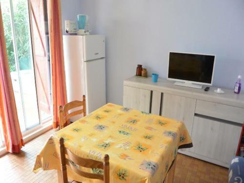 Villa Mitoyenne Au Calme De La Pin�de Avec Piscine - Cap D'agde - Ref Berg159