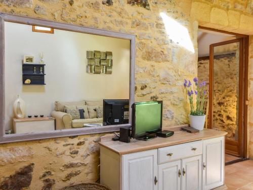 French Mansion In Aquitaine With Private Terrace
