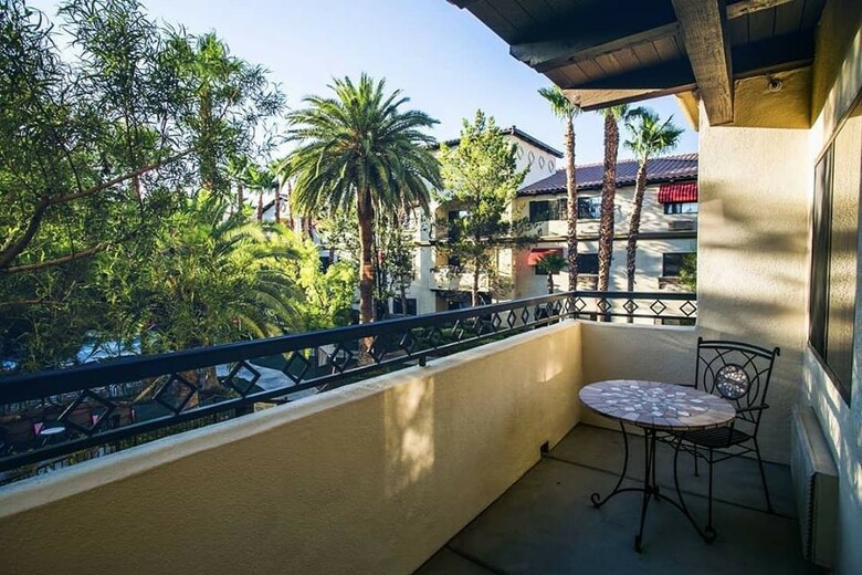 Hotel Tuscany Suites & Casino