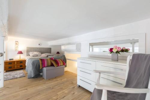 Apartamento Barillerie - Loft Moderne, Face Mer, Vieux-nice.