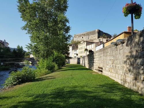 Bed & Breakfast La Maison Blanche Chambres D?h�tes - B & B Quillan