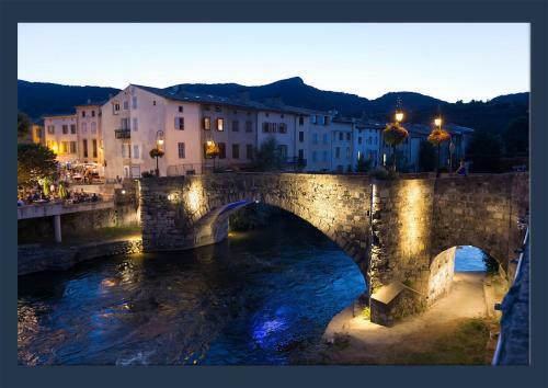 Bed & Breakfast La Maison Blanche Chambres D?h�tes - B & B Quillan