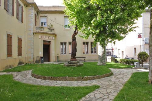 Bed & Breakfast La Maison Blanche Chambres D?h�tes - B & B Quillan
