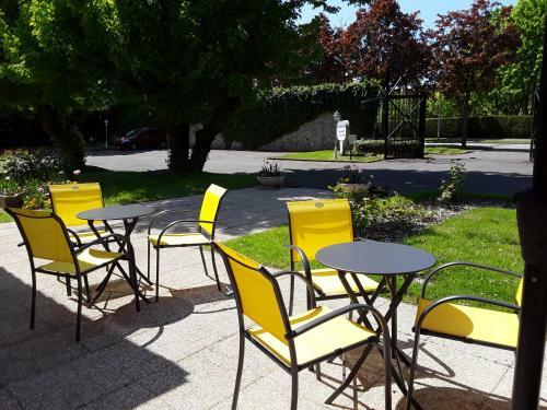 Hotel Le Relais de Voisins