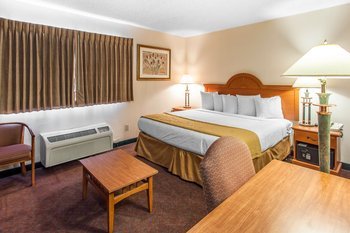 Hotel Quality Inn & Suites