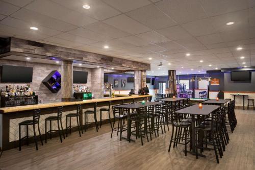 Hotel Admiral Inn & Suites