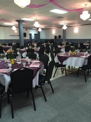 Hotel Admiral Inn & Suites