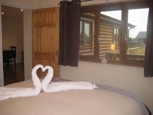 Poplars 2 - Standard Two Bedroom Apartment On Private Estate