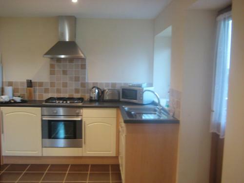 Poplars 2 - Standard Two Bedroom Apartment On Private Estate