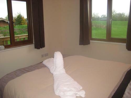 Poplars 2 - Standard Two Bedroom Apartment On Private Estate