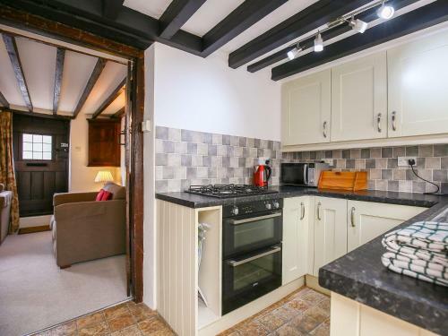 Japonica Cottage, Bourton On The Water