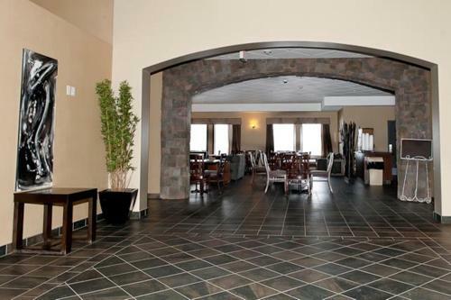 Hotel Paradise Inn And Suites