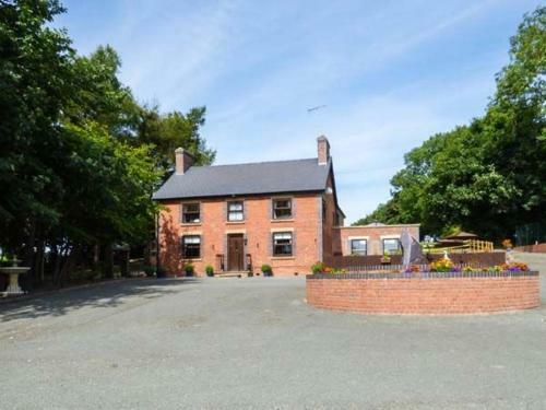 Ty Newydd, Welshpool