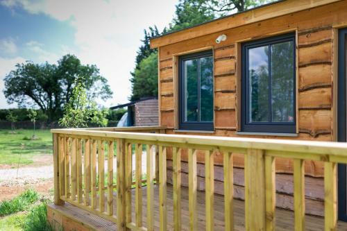 The Holford Arms Chalets And Glamping