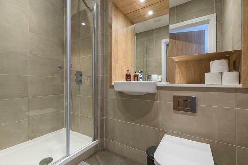Colindale 3 Bed Luxury Apartment