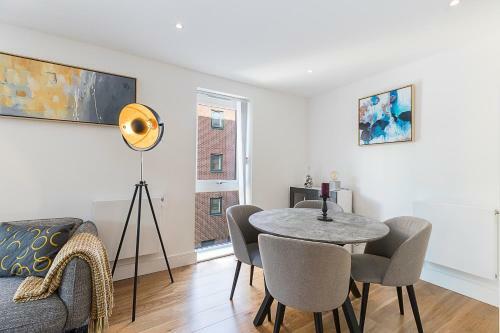Colindale 3 Bed Luxury Apartment