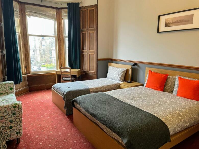 Hostal Airdenair Guest House