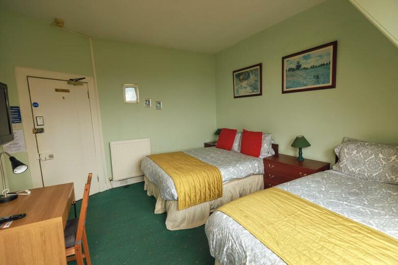 Hostal Airdenair Guest House