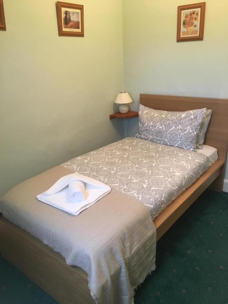 Hostal Airdenair Guest House